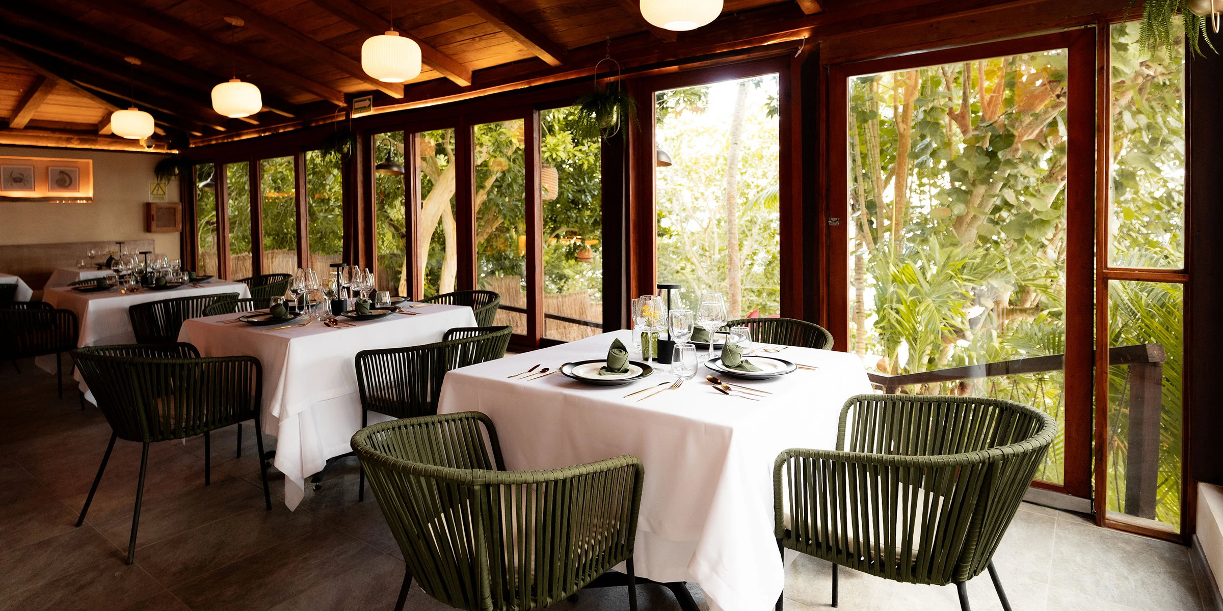 Interior del restaurante de Zelune